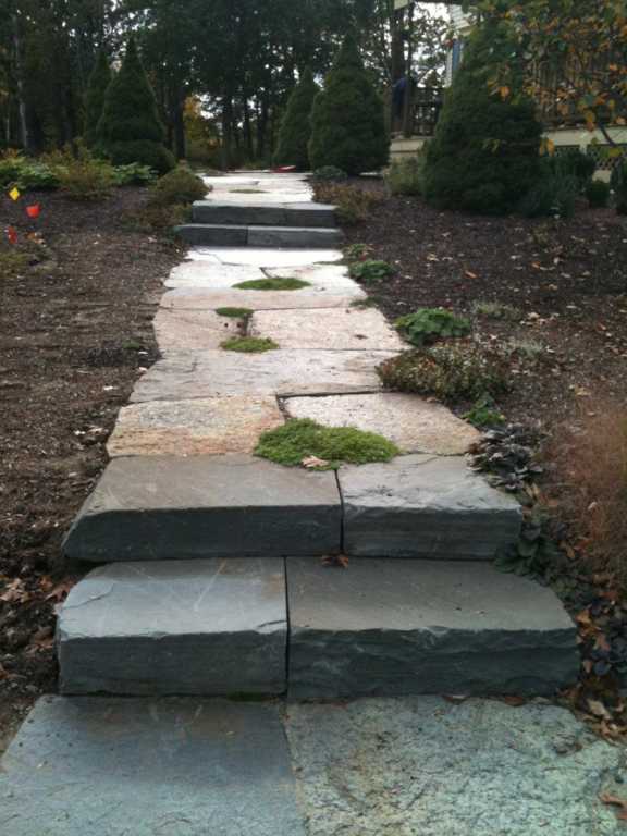 Xtra large Goshen stone with bluestone steps