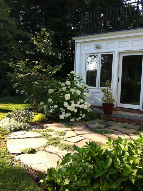 Small Random Fieldstone Reading Patio (Summer View)