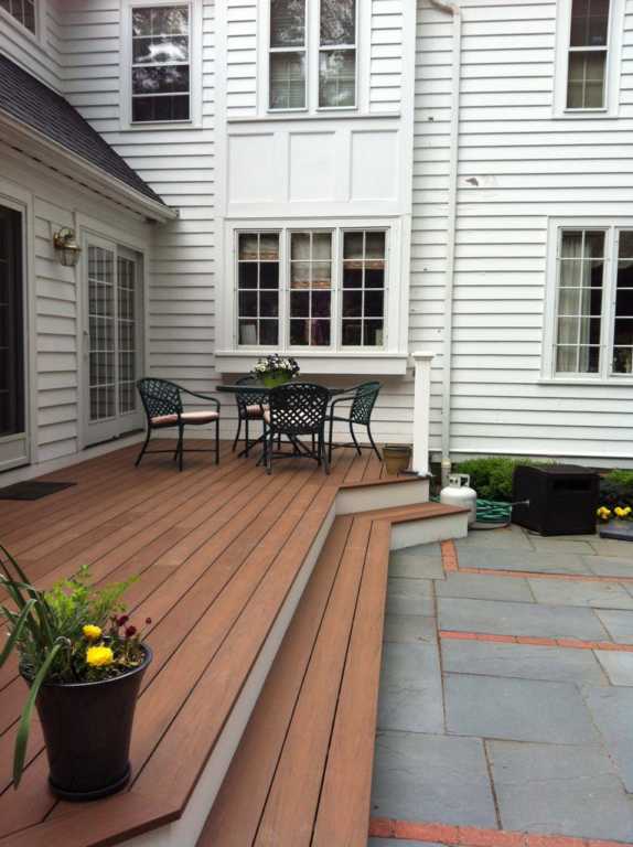 Porch deck (Dining area view)